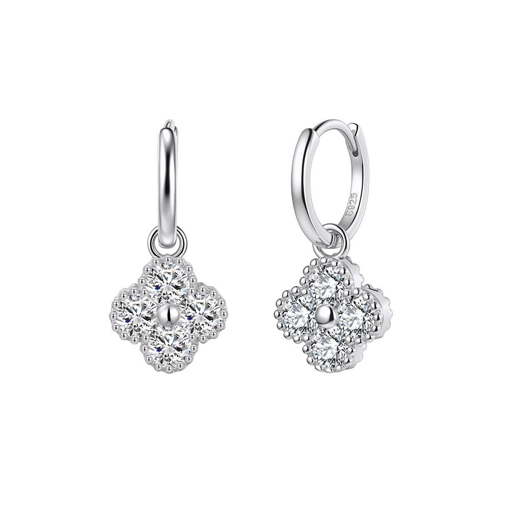 ORSA JEWELS Изысканное серебряное кулон-ожерелье из стерлингового серебра 925 пробы в виде четырехлистного клевера с муассанитом цвета D для женщин Свадебные украшения MON14