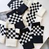 Новые черно-белые клетчатые перчатки с открытыми пальцами для пар, вязаные перчатки для печати для студентов, теплые перчатки без пальцев