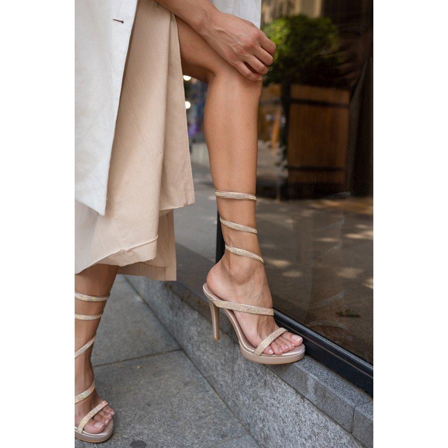 Женские вечерние туфли на узком каблуке с подошвой на платформе