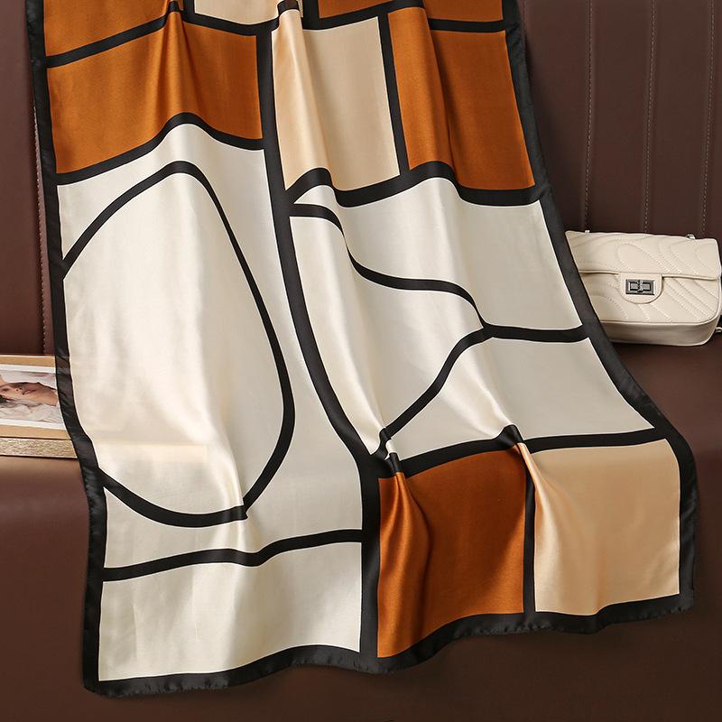 Fashionable Spring And Summer Thin Travel And Vacation Sunscreen Shawl, Elegant And Luxurious Women'S Air-Conditioned Room With Outdoor Shawl