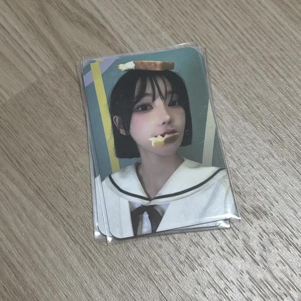 Qwer Unreleased Photocard Photo Card Magenta