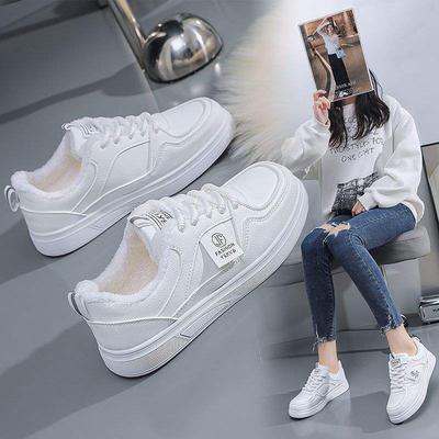 Флисовые маленькие белые туфли женские 2025 новые осень и зима универсальные студенческие на плоской подошве теплые нескользящие маленькие кеды