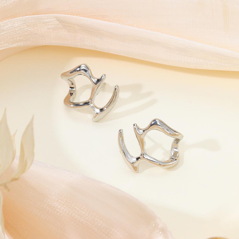 Минималистичные серьги-пусеты из стерлингового серебра 925 пробы неправильной формы - Дизайн «Жидкий металл»