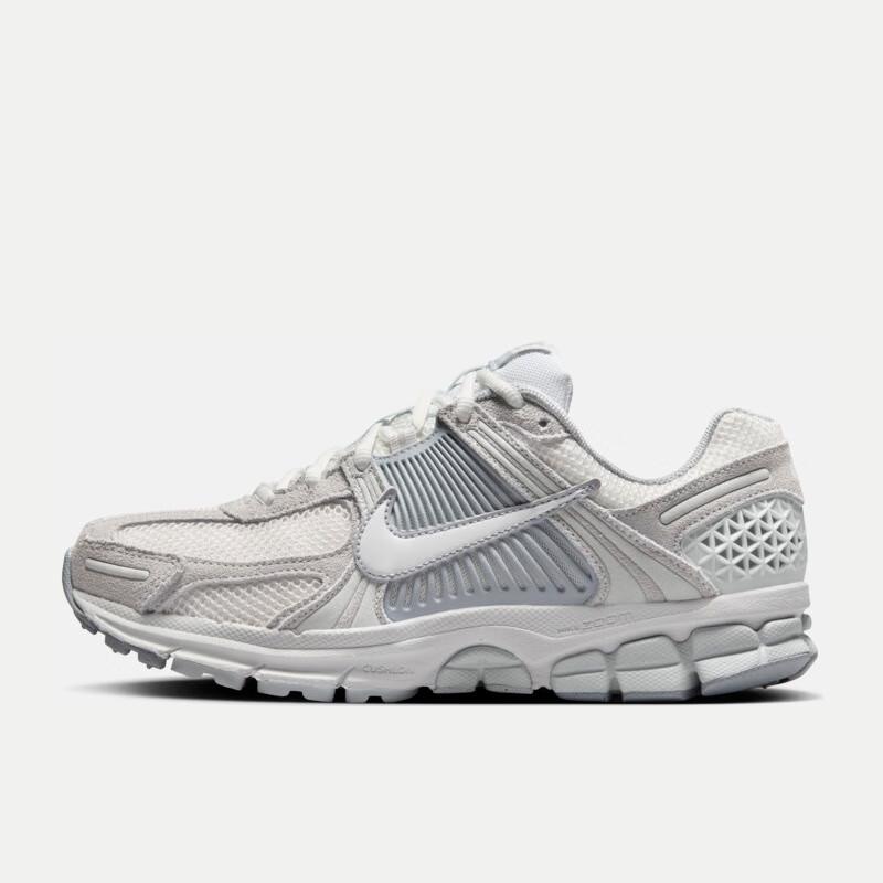 NIKE Women's Casual Shoes ZOOM VOMERO 5 Sneakers