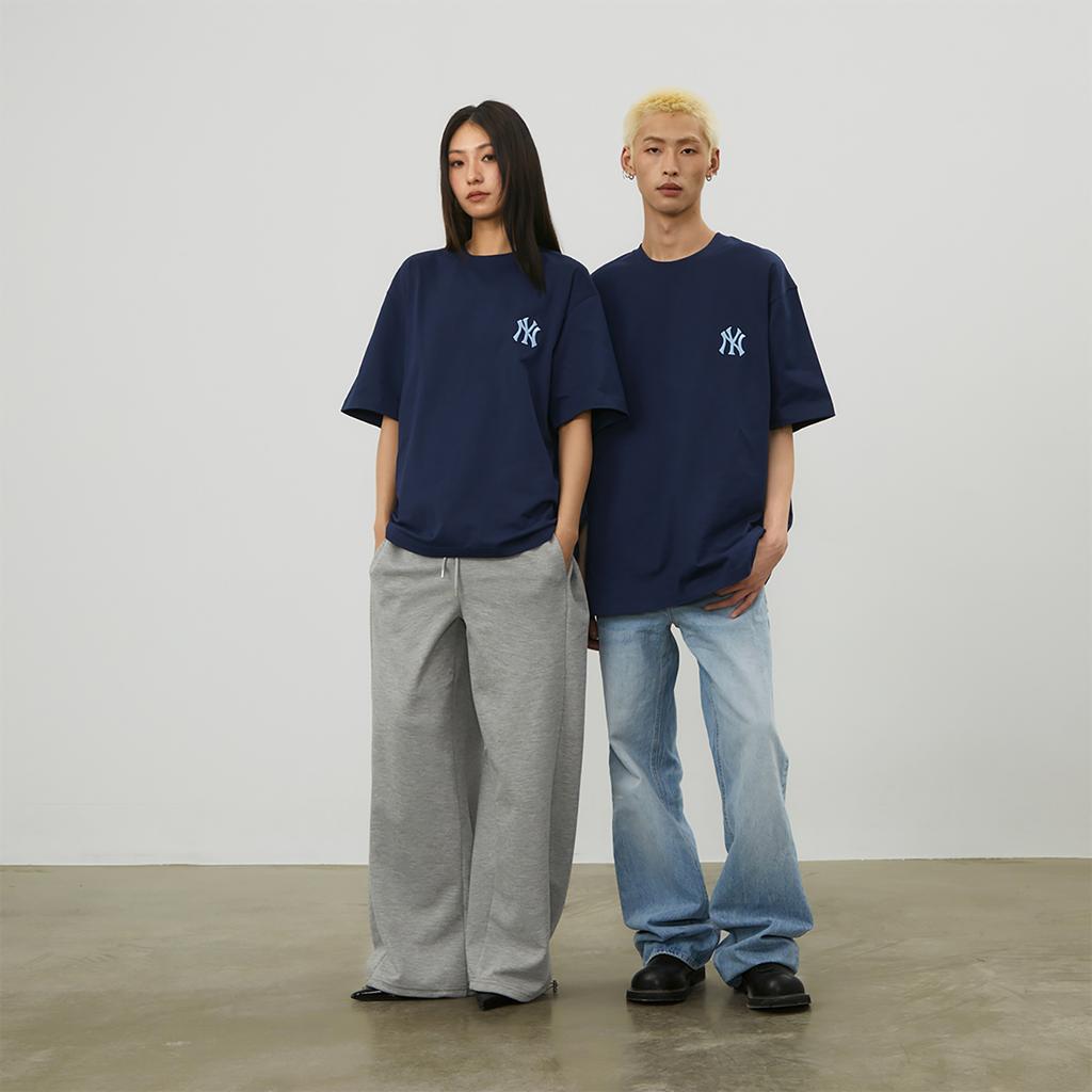 New MLB MONOGRAM Collection New York Yankees SS24 T-Shirt Unisex Navy Blue 3ATSM0343-50NYS