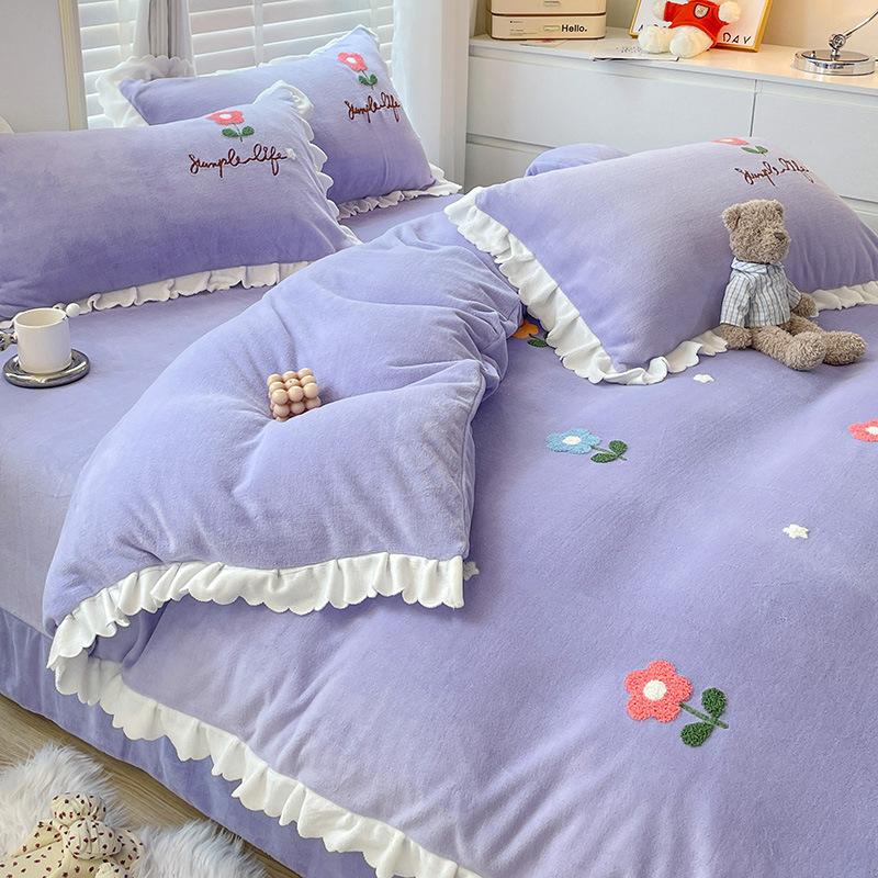Зимнее утолщенное молочное бархатное полотенце с вышивкой, постельное белье из четырех предметов, антистатическое двустороннее бархатное коралловое бархатное теплое простынь, пододеяльник