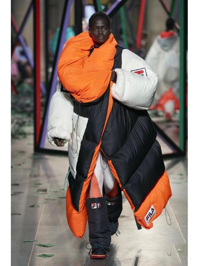 2024 Новый матовый нейлоновый спанбонд пуховик ткань, белый с 20D вспененной текстурой, каландрированная отделка