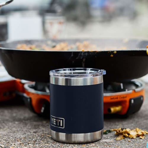 Кружка YETI Rambler Lowball 10 унций из нержавеющей стали с крышкой, темно-синяя, мини-тамблер 296 мл, серия Lowball