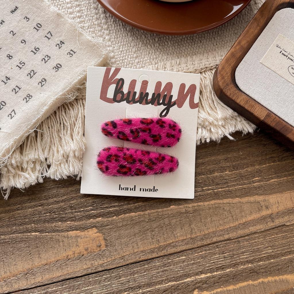 2 шт. Милые крутые плюшевые заколки-клипсы для детей с леопардовым принтом, корейские милые заколки для маленьких девочек для непослушных волос и челки, аксессуары для укладки волос