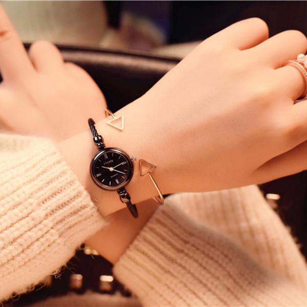 Fashion Stylish Lady Women Girl Roman Numerals Dial Round Bracelet Wrist Watch Silver Twist