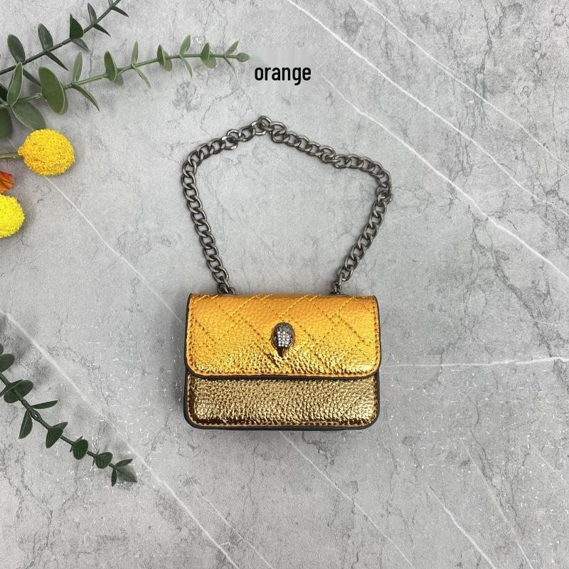 Сумка-мини на цепочке с ромбовидной стежкой на весну/лето 2025 - Вышитая сумка кроссбоди с головой орла