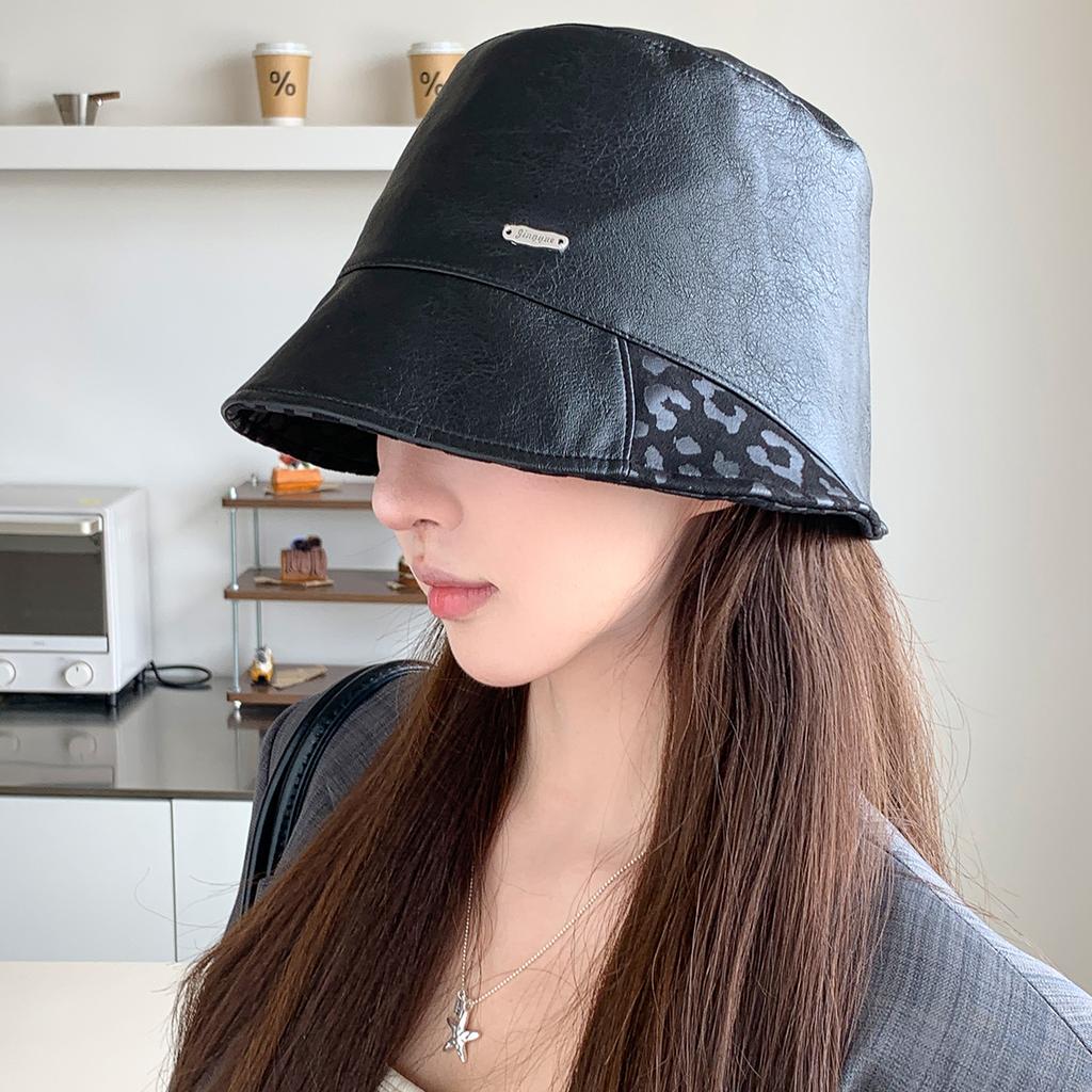 British style retro PU leather hat women's leopard print splicing bucket hat wide brim showing face small autumn bucket hat