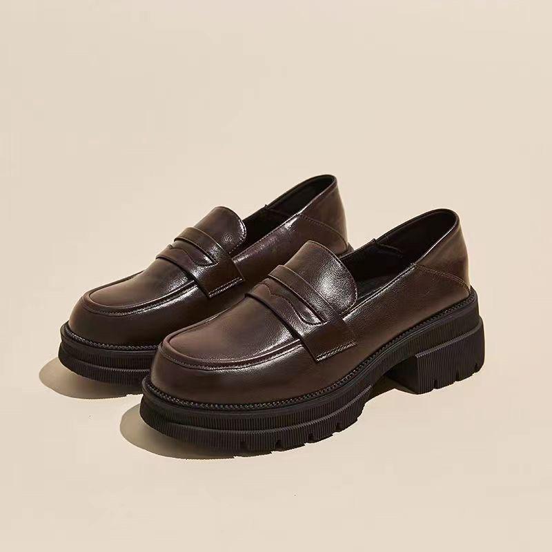 Женские кожаные мокасины на высоком каблуке 2024 года: Мягкая подошва Slip-On, толстый каблук и подошва, универсальная обувь для весны и осени