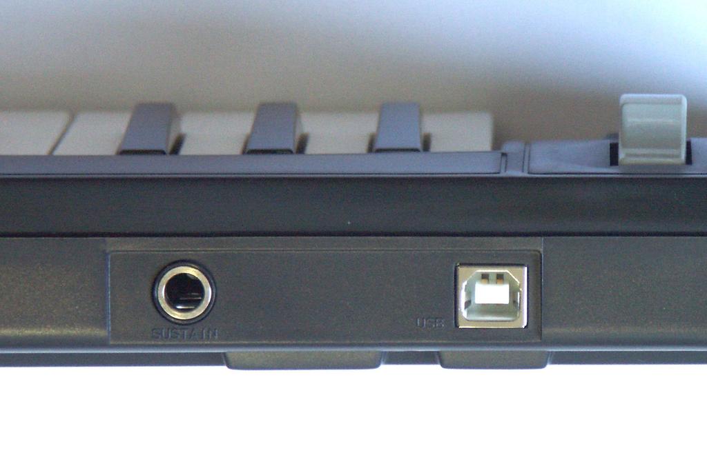 MIDITECH i2Mini32 Mini MIDI Black 32-Key Keyboard,