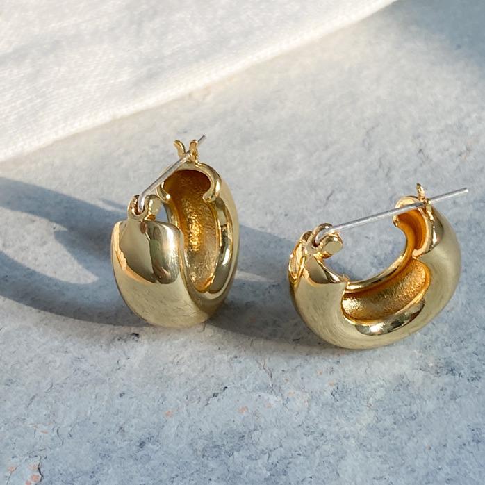 Korean Blogger Style Metal C Hoop Earrings for Women - Minimalistic and Elegant Design