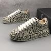 Мода Новая Мужская Обувь Уличные Повседневные Кроссовки Стразы Обувь для Скейтборда Мужская Мода Обувь из Оленьей Кожи Спортивная Большого Размера Мужская Zapatillas Hombre