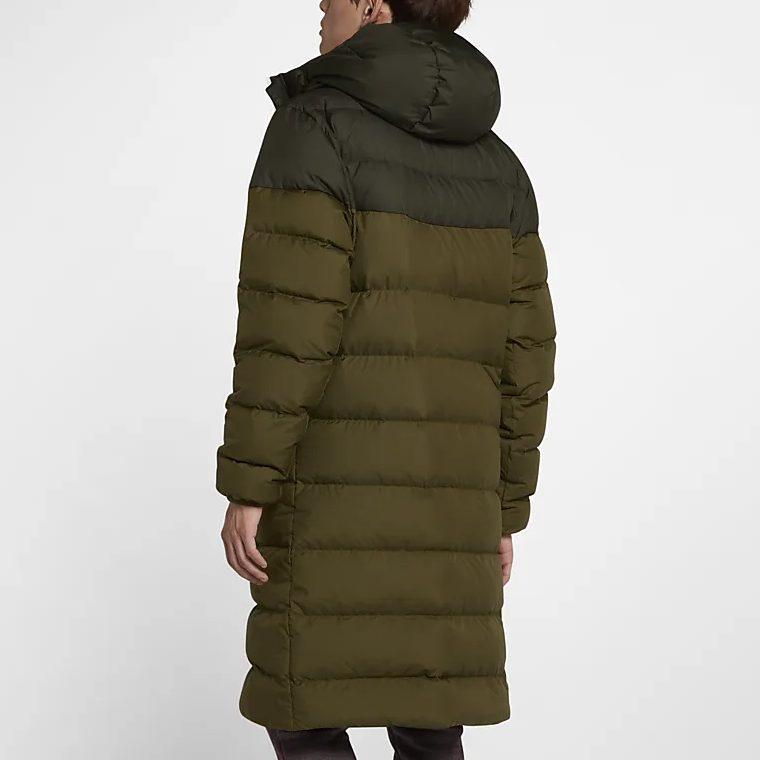 Nike Мужские пуховики Зеленые С капюшоном Утепленные Другое AA8854-355