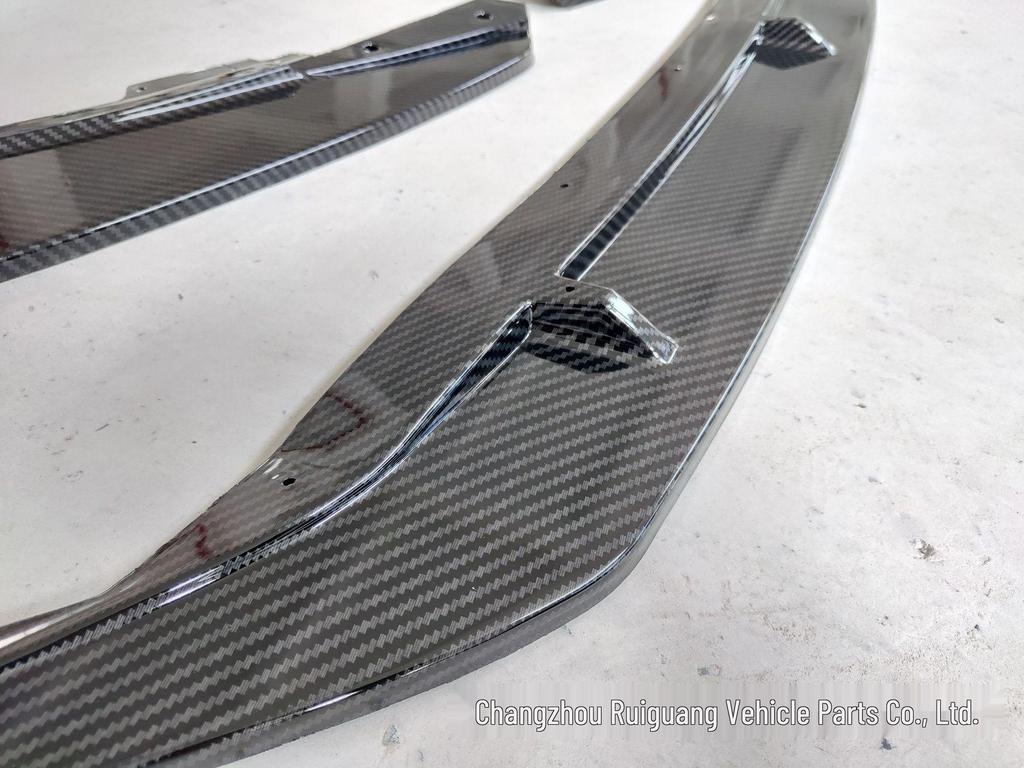 2019 Ford Focus Front Splitter Kit: Sporty Body Kit with Front Lip & Corner Splitter