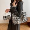 Korean Version of Personalized Fashion Simple Zebra Pattern Trend Casual Commuting 2025 Autumn New Chain Tote Shoulder Bag