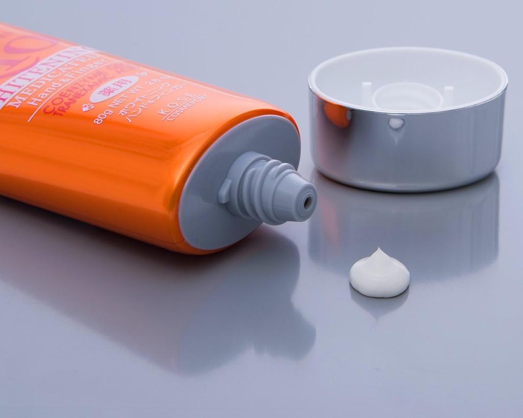 Крем для рук KOSE Koenrich Medicated Whitening Hand Cream 80 г x 3 шт. В комплект входит оригинальная карточка