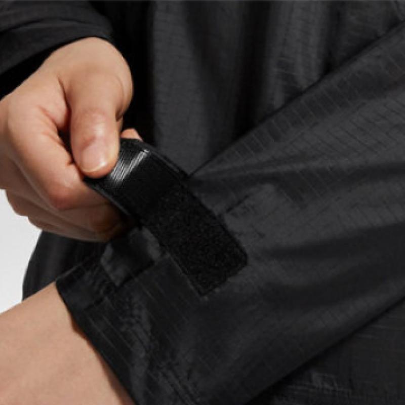 Nike Женская куртка S eSSentialS Cu3217 010