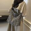 Large Capacity Leopard Print Commuter Shoulder Bag Women's Underarm Bag Tote Bag