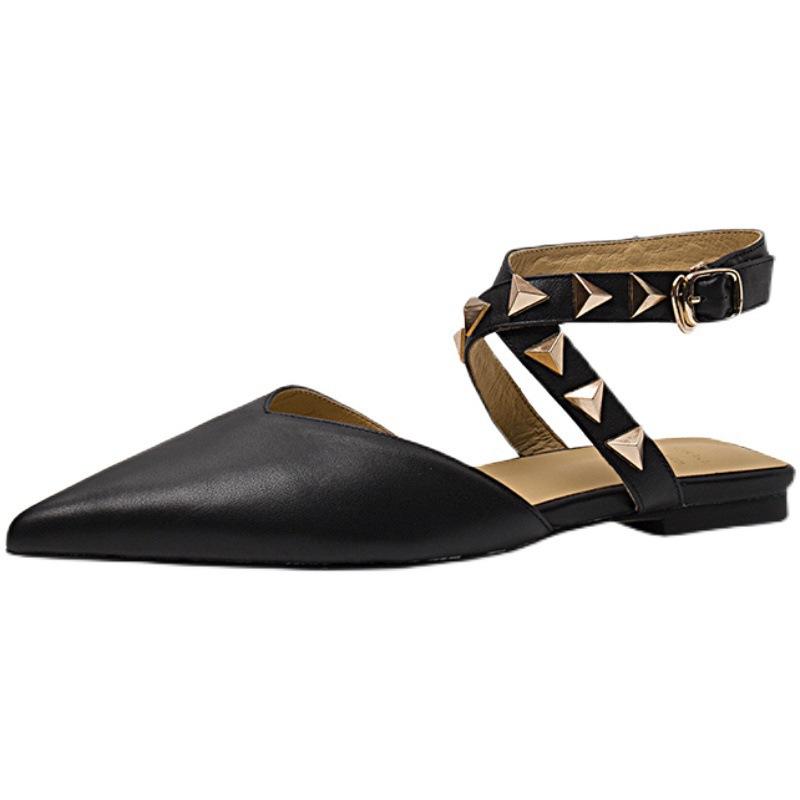 Модные французские темпераментные полуботинки женские сандалии 2024 года лета новые модные универсальные туфли с заклепками и плоской подошвой тренд