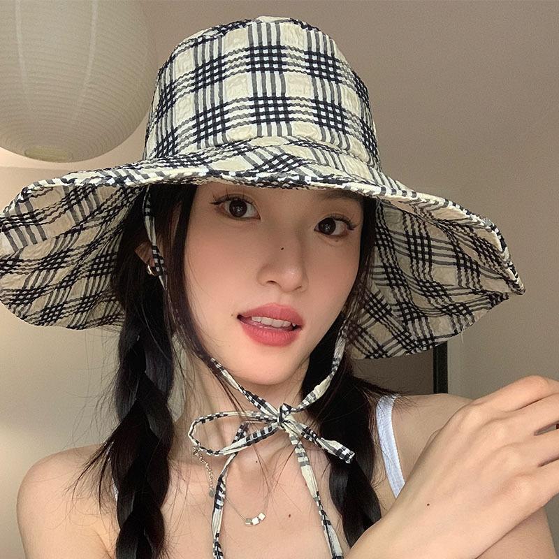 Модная черно-серая клетчатая шляпа от солнца с широкими полями для эффективной защиты от УФ-лучей