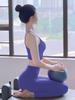 Женский спортивный топ Gan Yoga с чашечками – Стильный дизайн без спинки для бега, фитнеса и пилатеса.