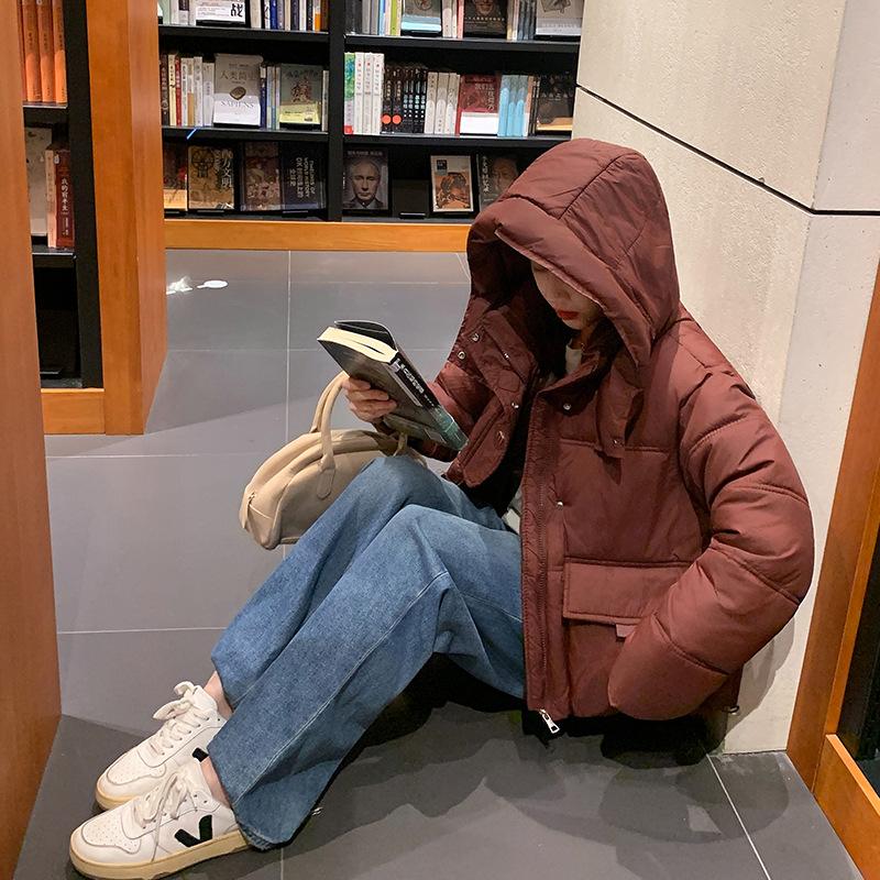 Женская короткая ветрозащитная теплая зимняя куртка с капюшоном и рукавами реглан