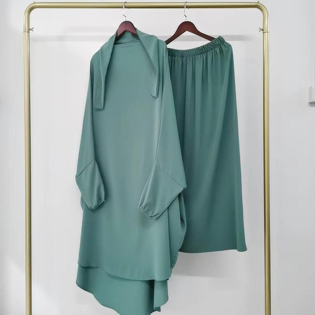 Yiduoduo Hooded Middle Eastern Robe: Solid Color Two-Piece Suit with Side Pockets