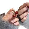 Серьги в виде красных яблок с покрытием из 18-каратного золота - Элегантные, простые, универсальные украшения для ушей с изысканным французским дизайном.