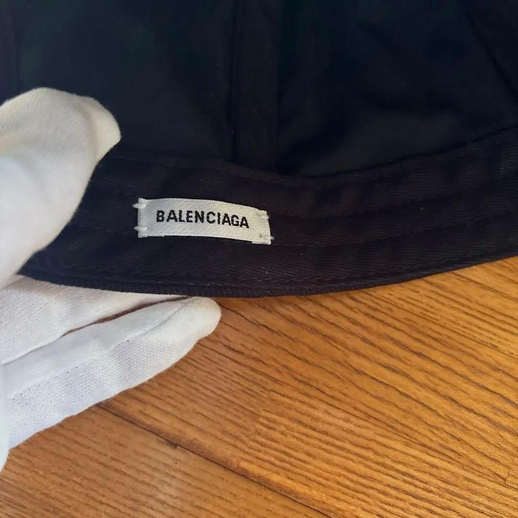Б/у [Почти новая] Черная бейсболка BALENCIAGA с радугой, размер L