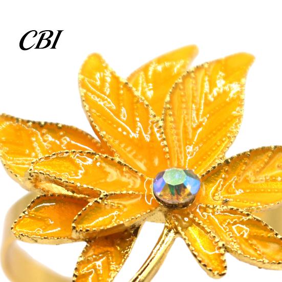 Waterproof Napkin Ring 5Pcs Rings, Maple Leaf Design Holders, Elegant Rings Anti-Oxidation Decorative for Wedding Banquets And Restaurants Linen