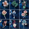 Winter New Luxurious Cubic Zirconia Flower Brooches for Women Elegant Stylish Design Floral Accessories High-end Broche Pins