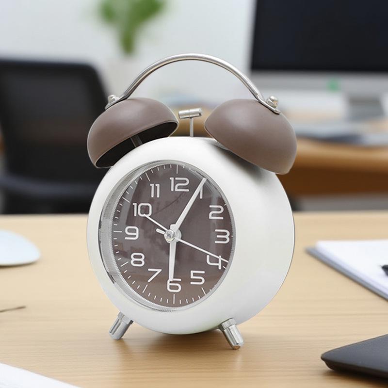 Ретро-будильник с громким звонком и ночником - бесшумные прикроватные часы, креативный подарок для студентов и декор спальни