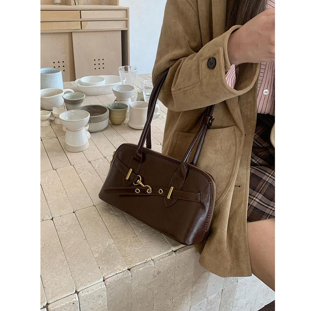 England Style Shell Shape Bags For Women Luxury Designer Handbags And Purses 2024 New In PU Belt Buckle Underarm Shoulder