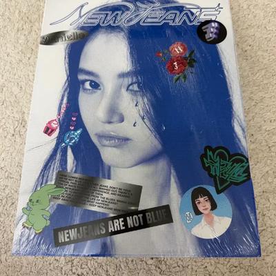 NEW JEANS Blue Book Sealed/ Daniel