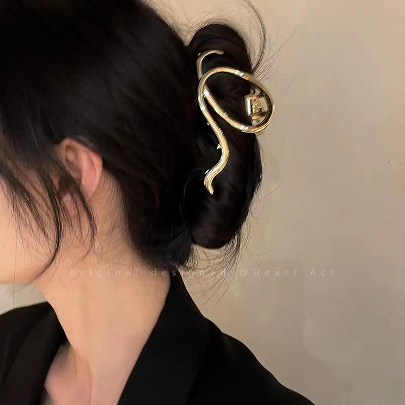 Премиальная металлическая заколка для волос «Акула» для женщин - Большая летняя заколка для волос, Уникальный дизайн