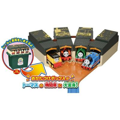 Takara Tomy Plarail Паровозик Томас Складной Сарай