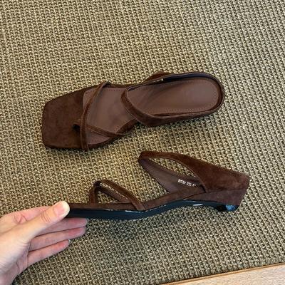 Мода Мода Клипса для пальца Узкий ремешок Женские тапочки Мода Низкий каблук Шлепанцы Женские Лаконичные Платье Летняя обувь