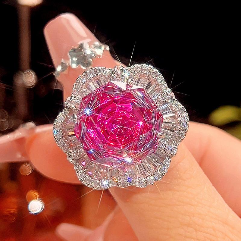 Ювелирные изделия Медное основание Позолоченное Миллениальный крой Цвет драгонфрута Темперамент Легкая роскошь Костюм Женский 16-12М