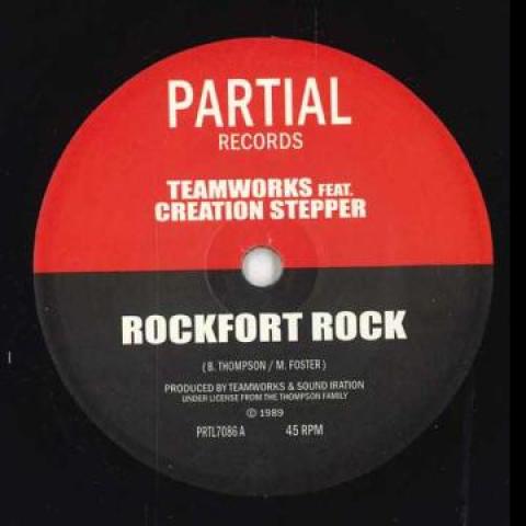 7-дюймовая пластинка TEAMWORKS, CREATION STEPPER - Rockfort Rock / Rockfort Rock Versi PRTL7086 Часть 1989 Великобритания Регги, Ска и Даб