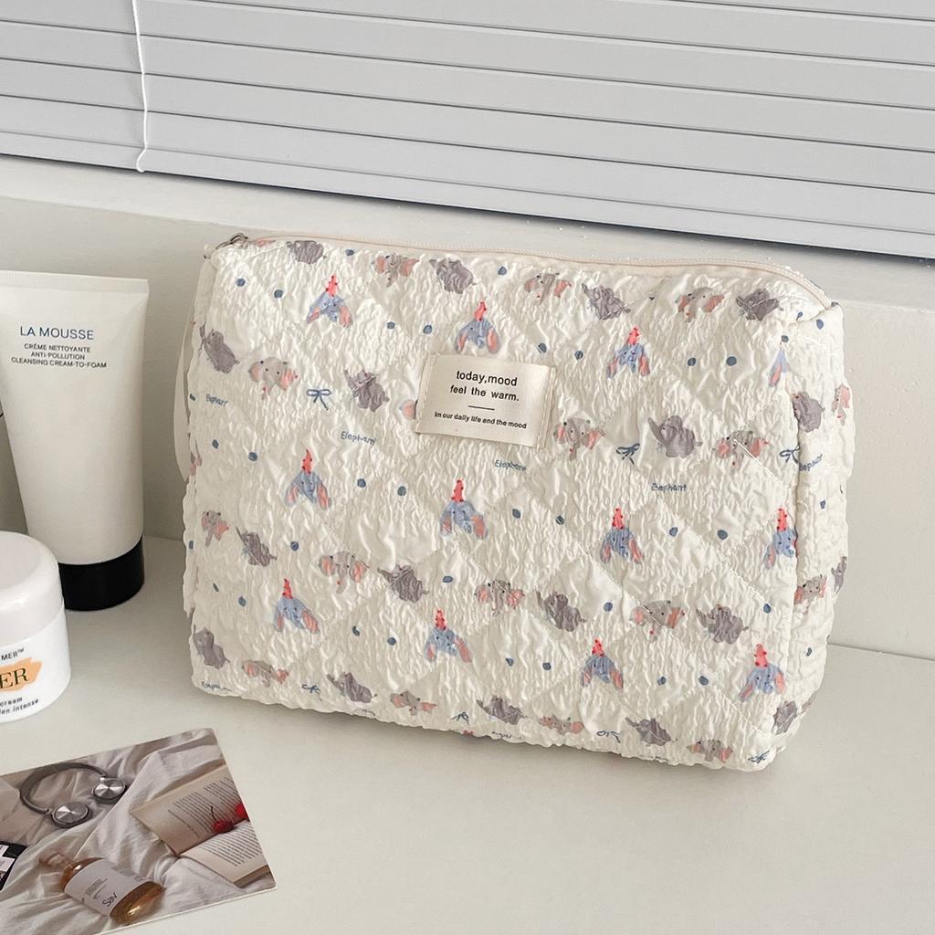 Cartoon Bear Women's Cosmetic Bags Travel Portable Female Makeup Case Clutch Purse Large Capacity Quilted Toiletries Storage Bag