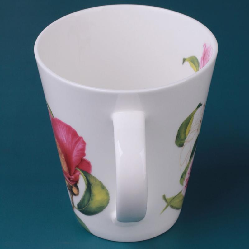 Фарфоровая кружка в стиле V 450 мл, тонкая костяная фарфоровая чашка для чая, кофейная чашка с узором в виде цветов камелии для капучино, керамические чайные сервизы