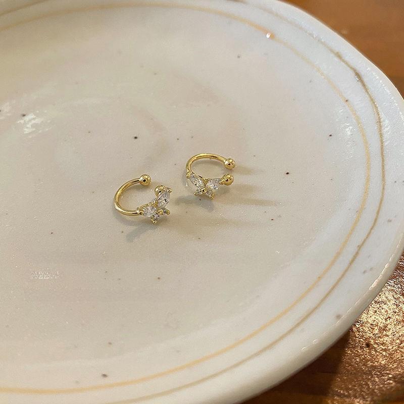 Лето 2022 г. Легкие роскошные серьги-клипсы в форме бабочки: Непирсинг, элегантный, нишевый дизайн для женщин