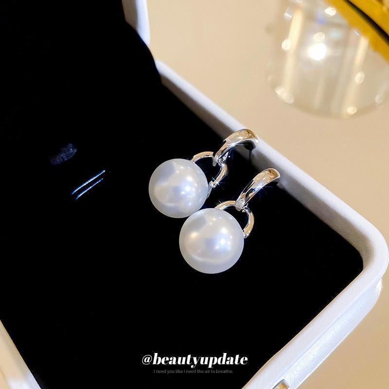 Серебряные игольчатые корейские изысканные серьги с искусственным жемчугом: Высококлассный, элегантный и роскошный.