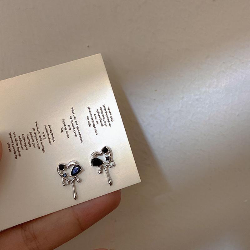 ANENJERY Серьги-гвоздики Dark Love Heart, женские нишевые креативные новые полые серьги в форме сердца для женщин