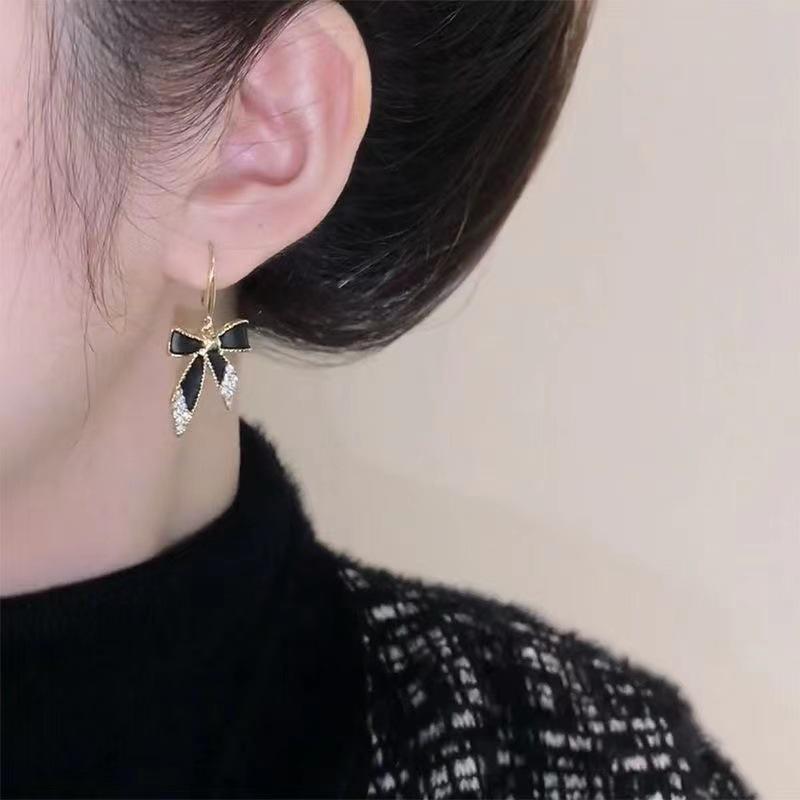 1 пара трендовых уникальных дизайнерских элегантных нежных серег-бантов из черного циркония для женщин, ювелирные изделия для вечеринок, подарки премиум-класса