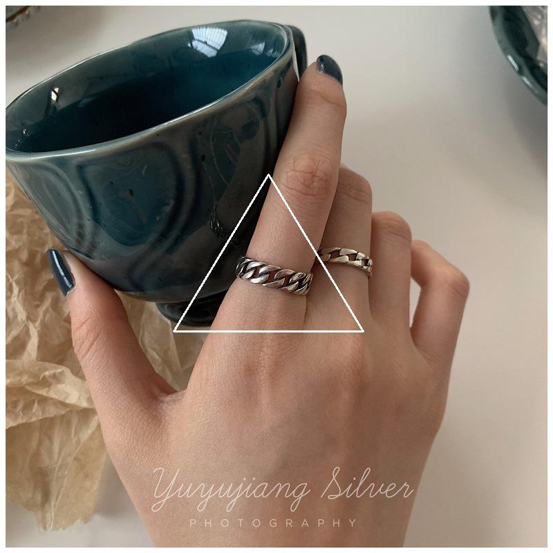 Trendy Minimalist Korean Vintage Stacking Rings for Women - Influencer-Approved Light Luxury Style.